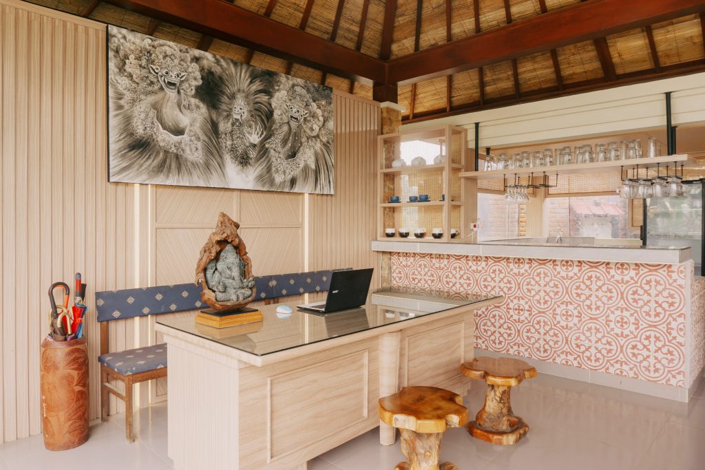 Panoramic Overview of the Lobby and Restaurant with Nature View
